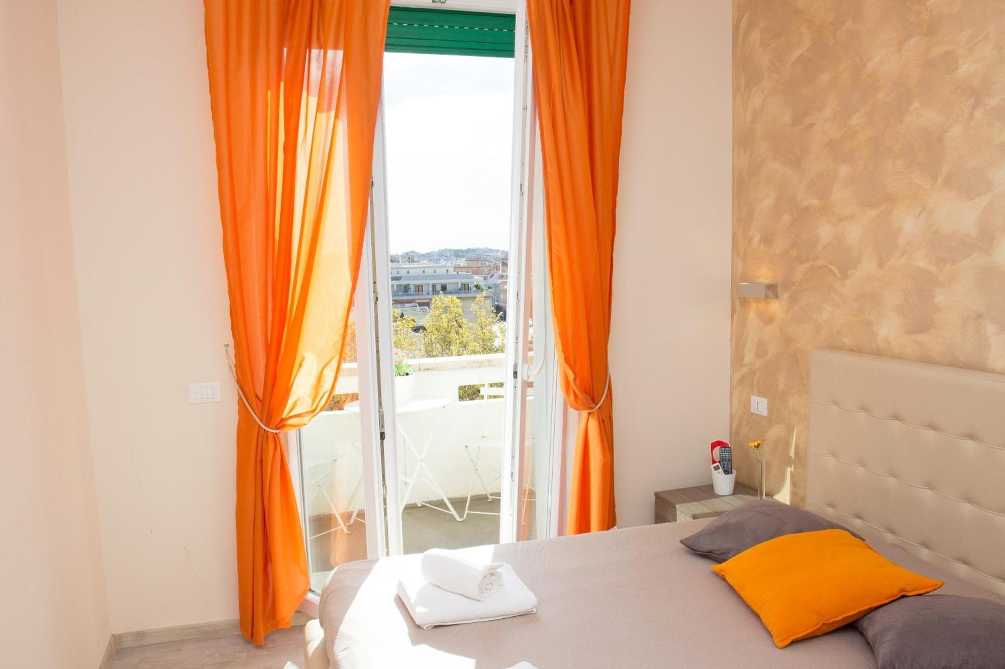 Windows On Rome Bed & Breakfast Room photo